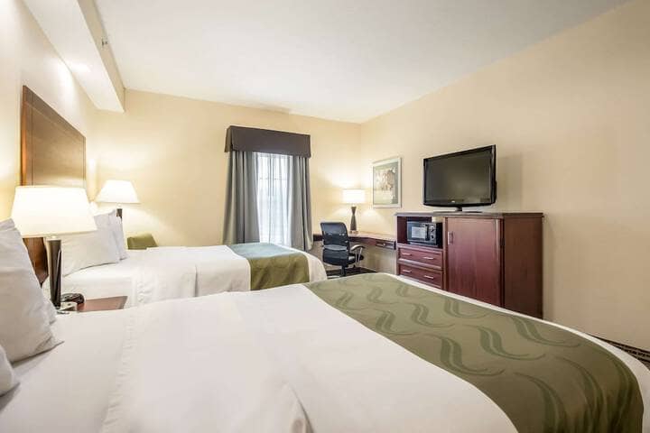 Room 4 of 34